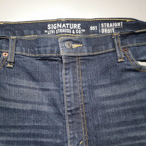 Signature by Levi Strauss & Co Men's Size 42/32 Medium Wash S51 Straight Jeans - Picture 7 of 11